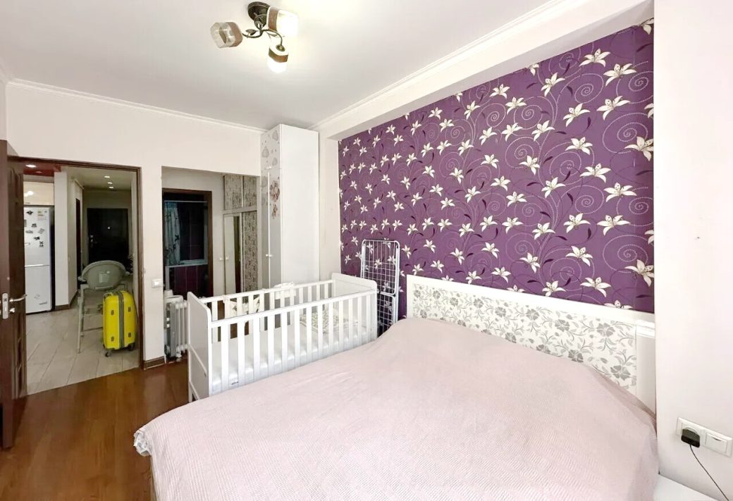 470004-3472746-crop