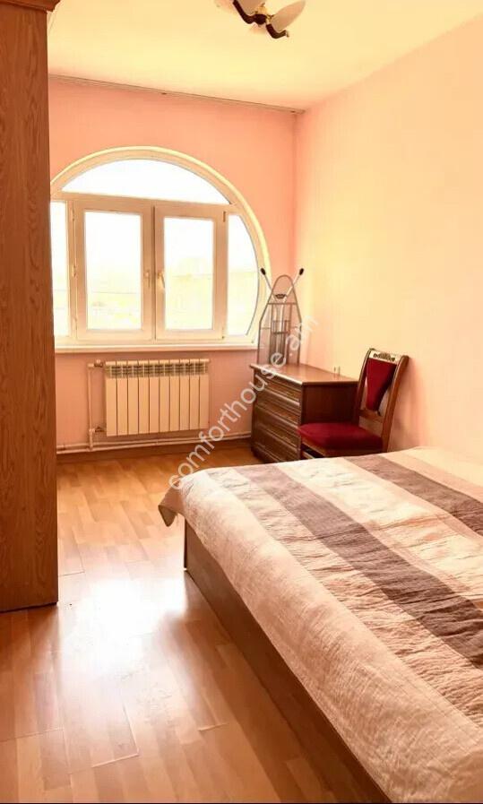 470176-3475530-crop