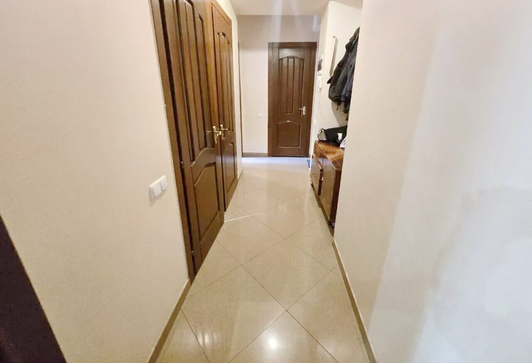470241-3476563-crop