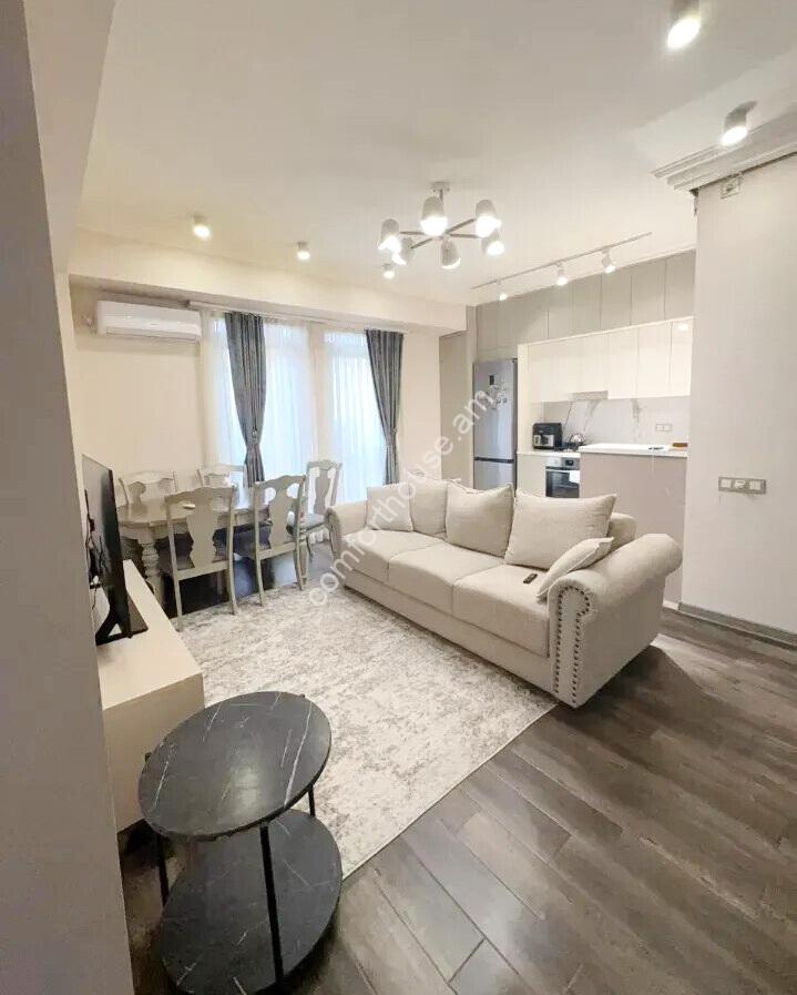 470384-3478687-crop