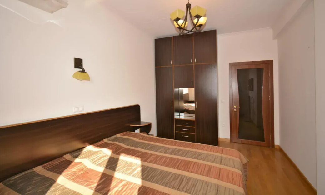 470719-3483709-crop