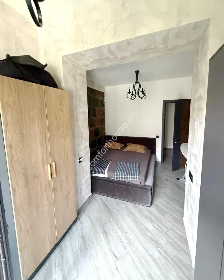 471010-3487945-crop
